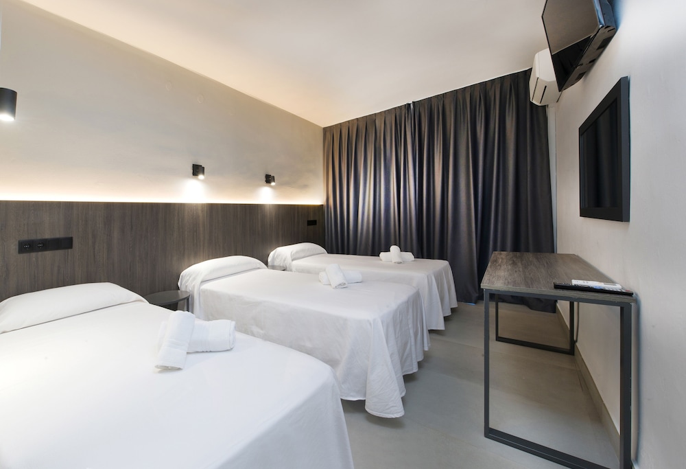 

Roma - Ibiza, Isole Baleari - Hotel Base - Adults Only