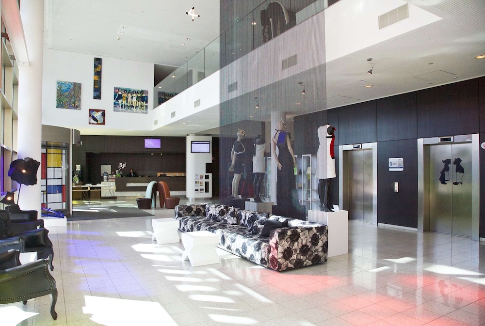 

Bologna - Zwanenburg - Hotel Artemis Amsterdam