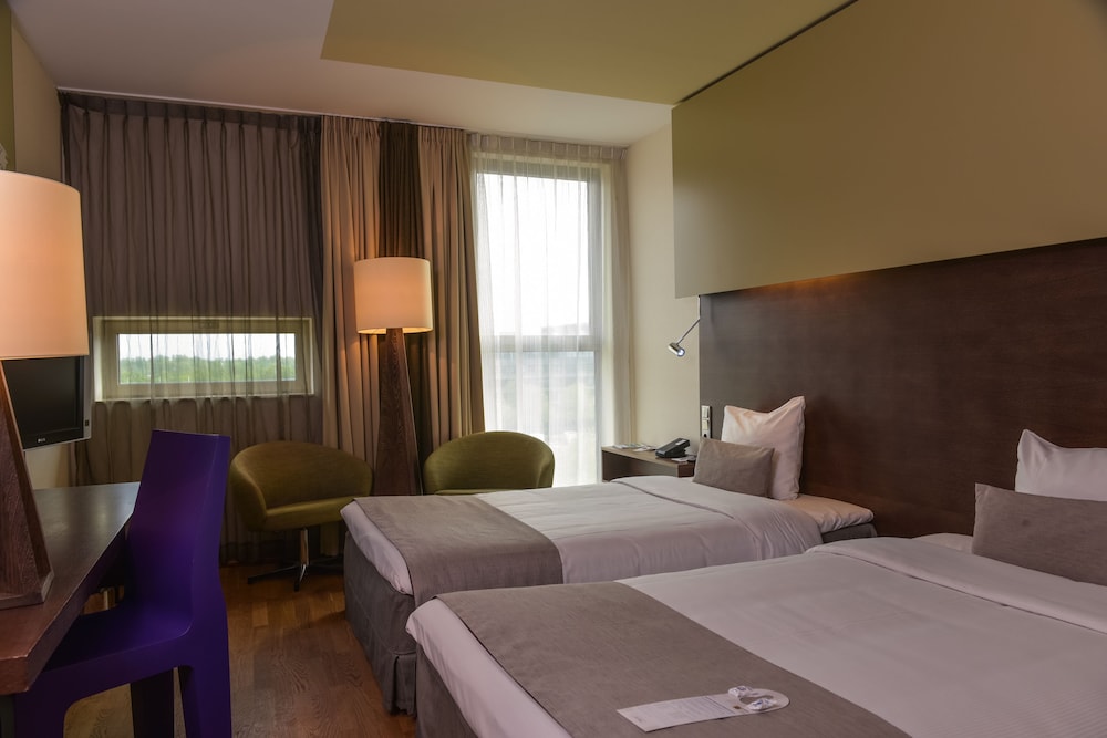 

Roma - Zwanenburg - Hotel Artemis Amsterdam