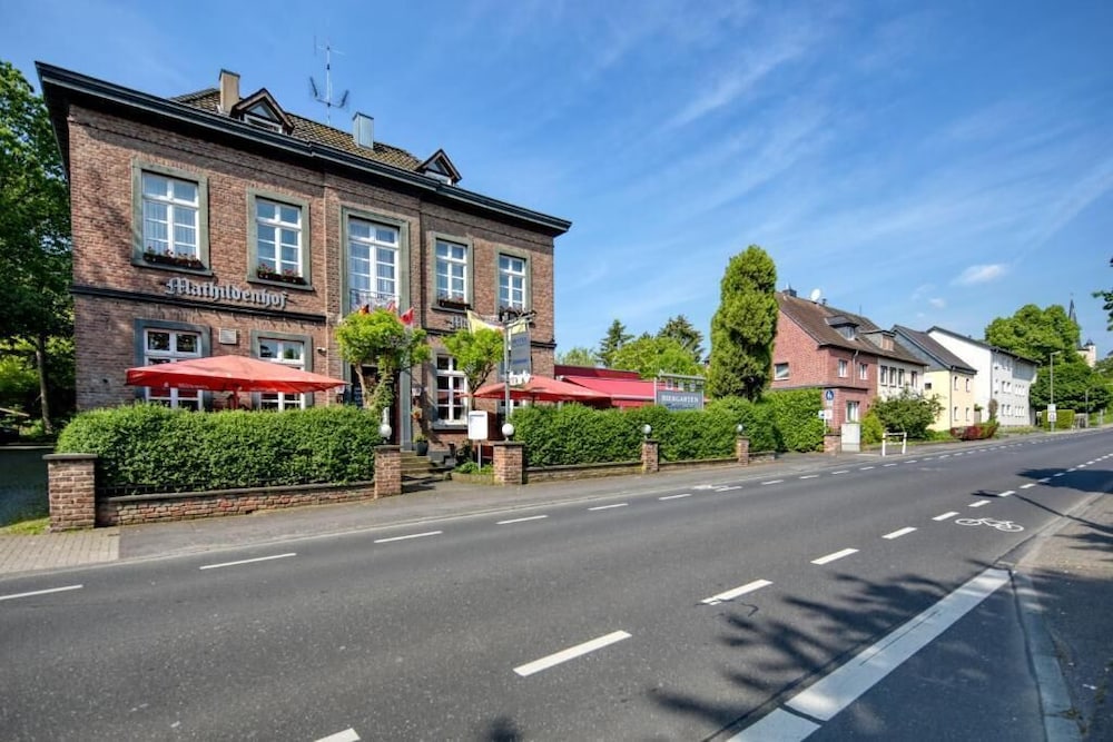 

Roma - Pulheim - Hotel Restaurant Mathildenhof