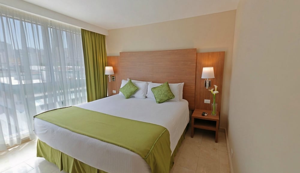 

Milano - Panama - Hotel Suites Ambassador