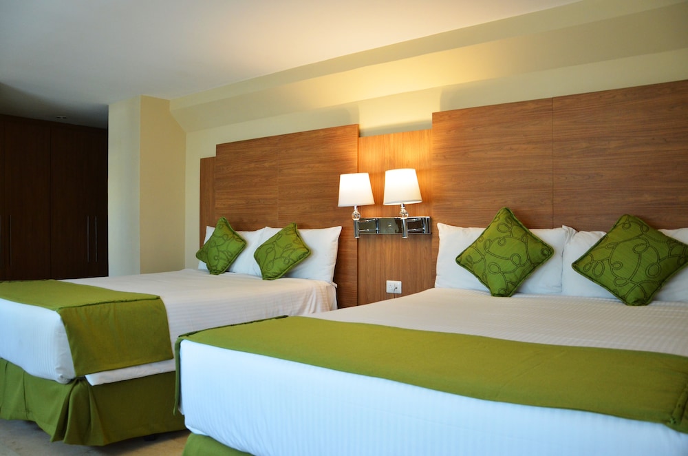 

Roma - Panama - Hotel Suites Ambassador