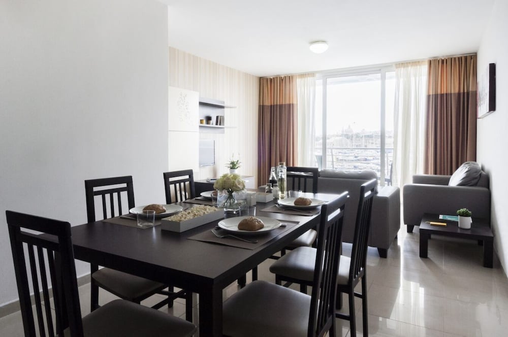 

Napoli - Il-Gżira - Valletta view Apartments by ST Hotels