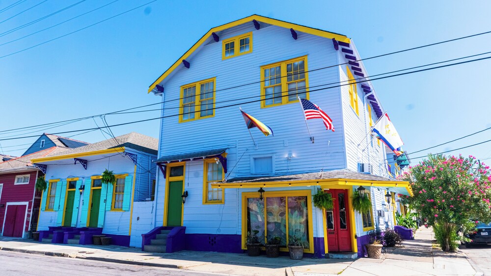 

Milano - New Orleans - Historic Mardi Gras Inn