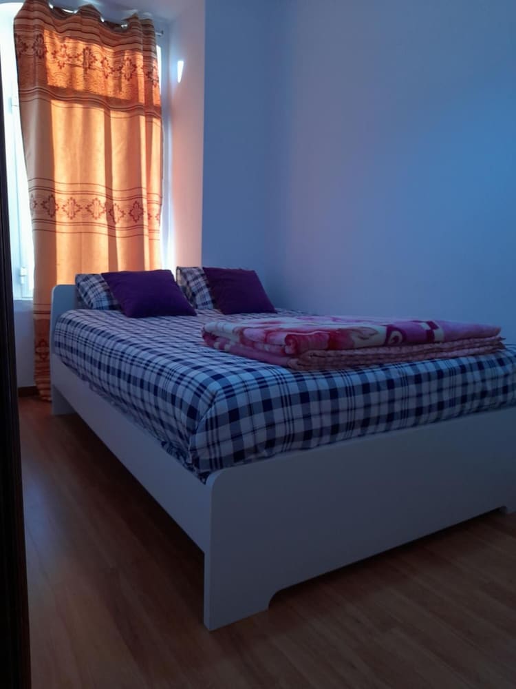 

Napoli - Almada - Garden Guest House