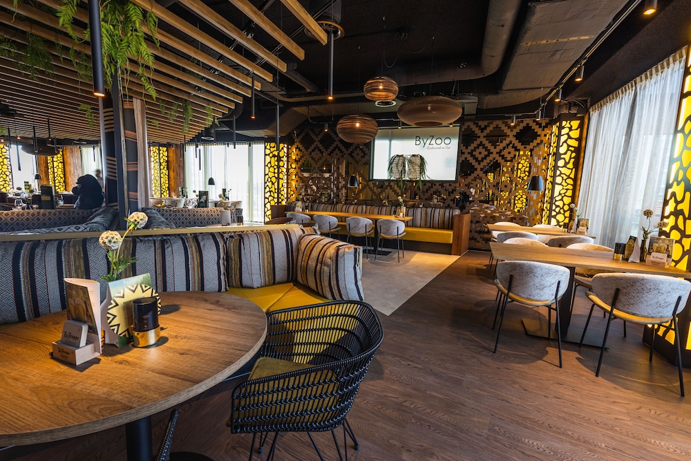 

Bari - Nieuw-Amsterdam - Fletcher Hotel Restaurant ByZoo Emmen