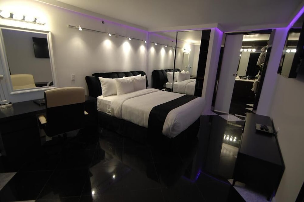 

Catania - Jersey City - Ramada by Wyndham North Bergen