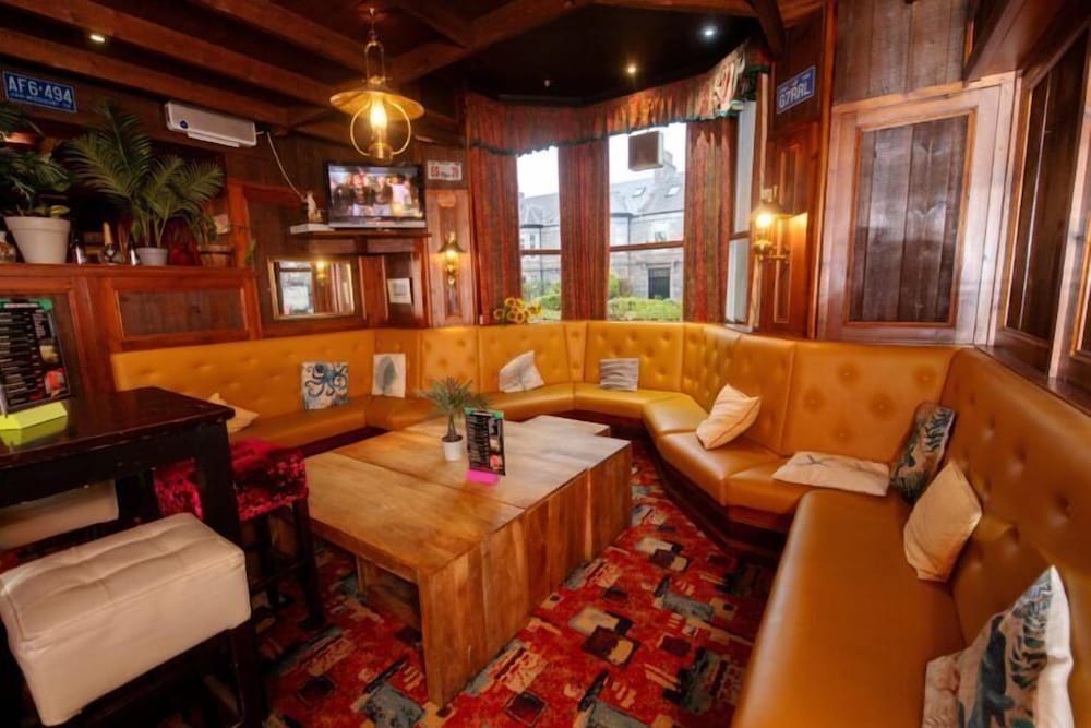 

Firenze - Aberdeen - Ooters at The Mariner