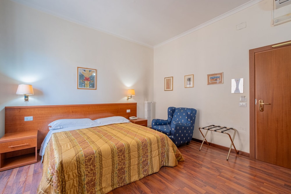 

Catania - Mostacciano - Hotel Monte Verde