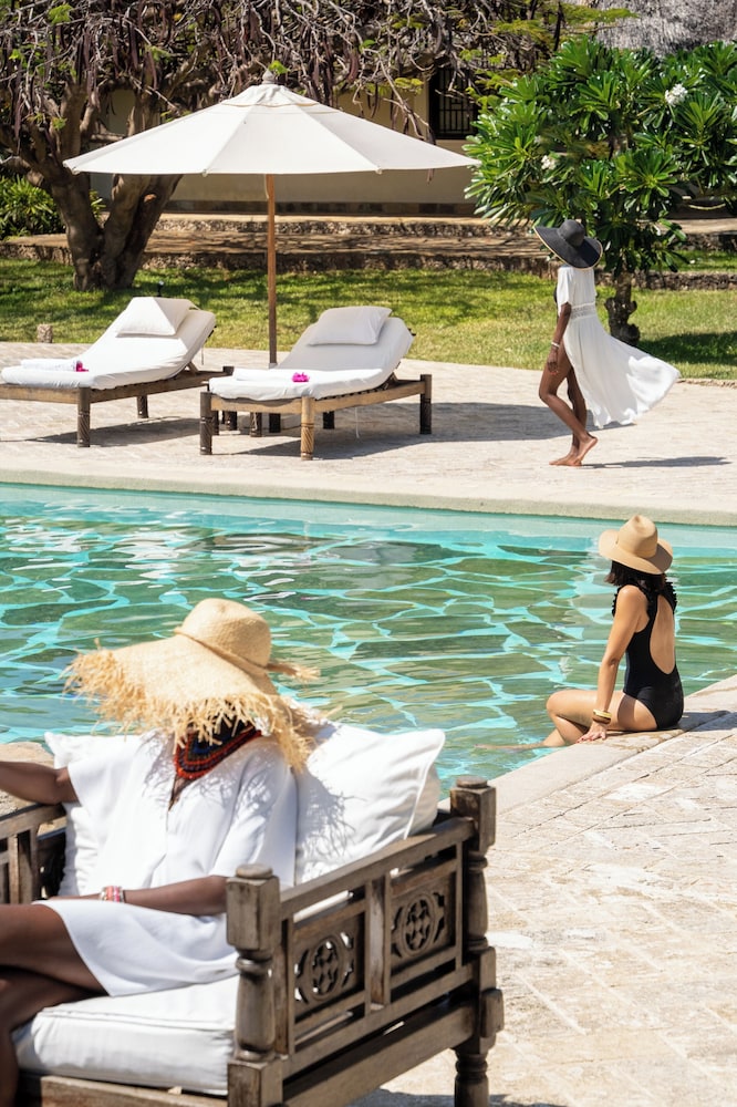 

Bari - Malindi - Lion in the Sun Billionaire Retreat Malindi