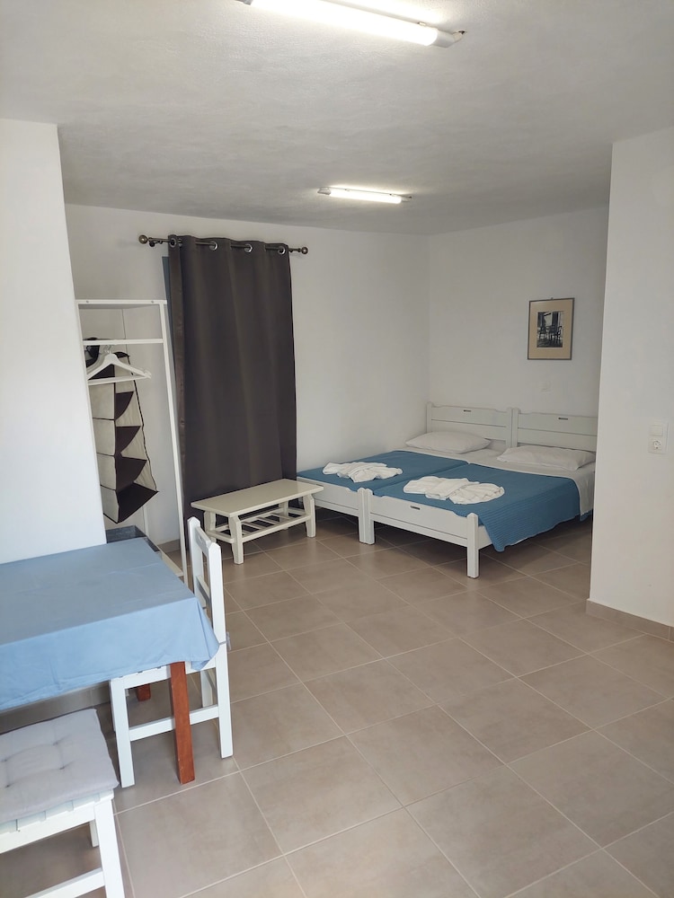 

Milano - Naousa, Paros - Hotel Eri