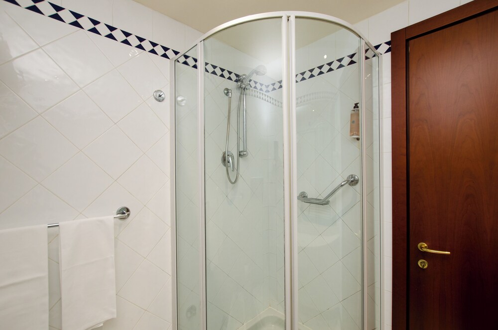 

Lamezia Terme - Calenzano - The Gate Hotel