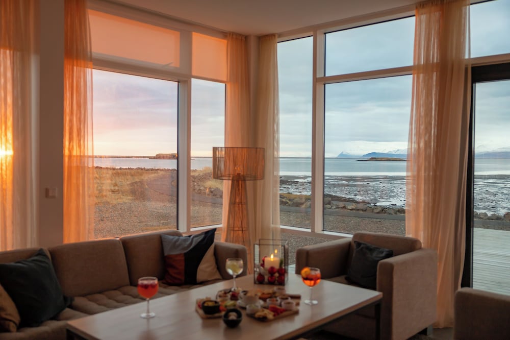 

Bologna - Höfn - Höfn - Berjaya Iceland Hotels