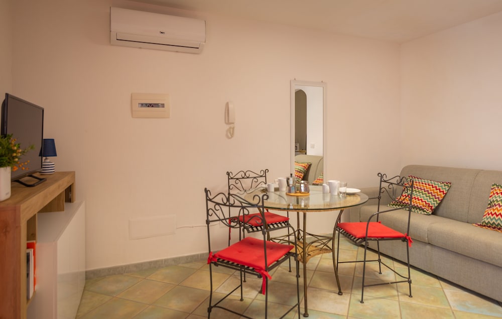

Roma - Golfo Aranci - Residenze Il Girasole