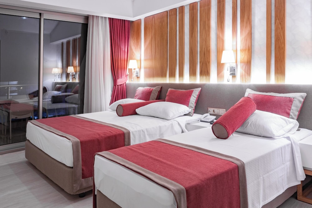 

Milano - Mahmutlar - Graf Victor Hotel