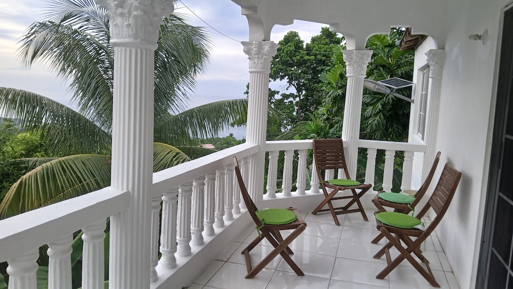 

Palermo - Port Antonio - Pearl Ocean Villa