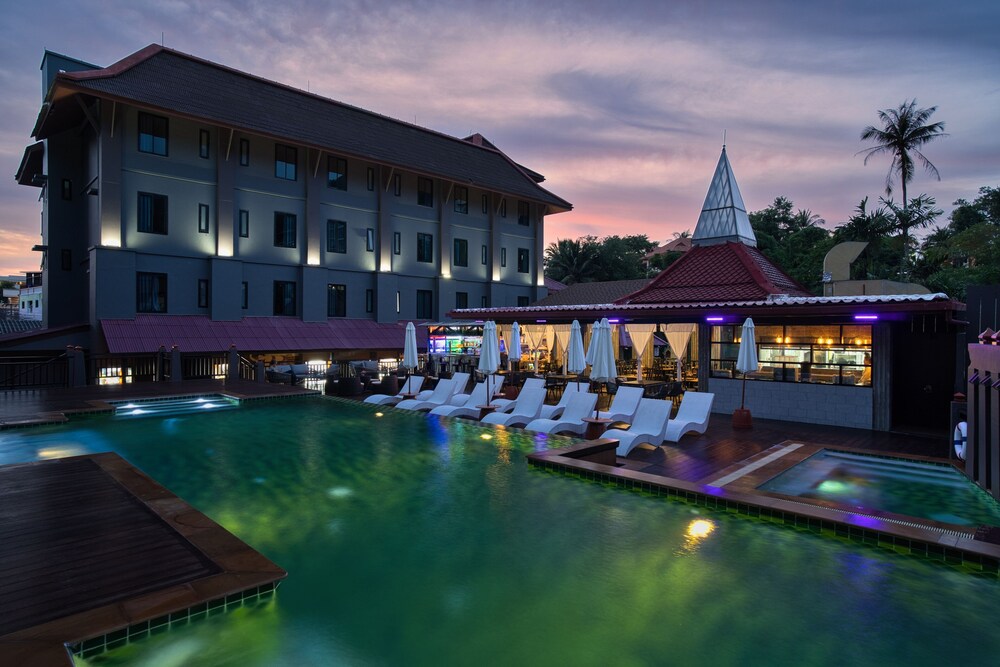 

Roma - Nai Harn Beach - Tuana Hotels The Phulin Resort