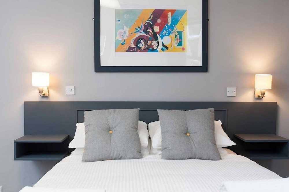 

Bari - Aberdeen - Citi Hotel Aberdeen