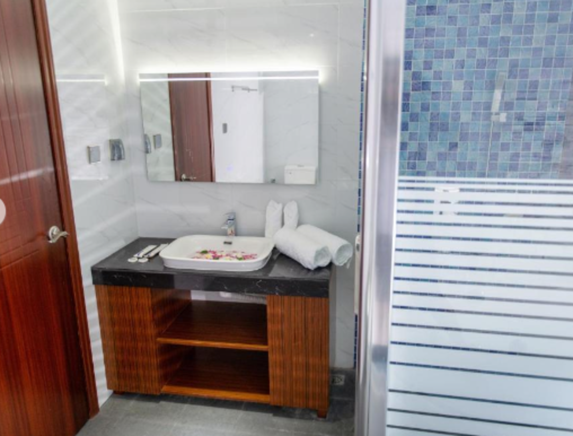 

Roma - Vilamendhoo Island - Ari Grand Hotel & Spa