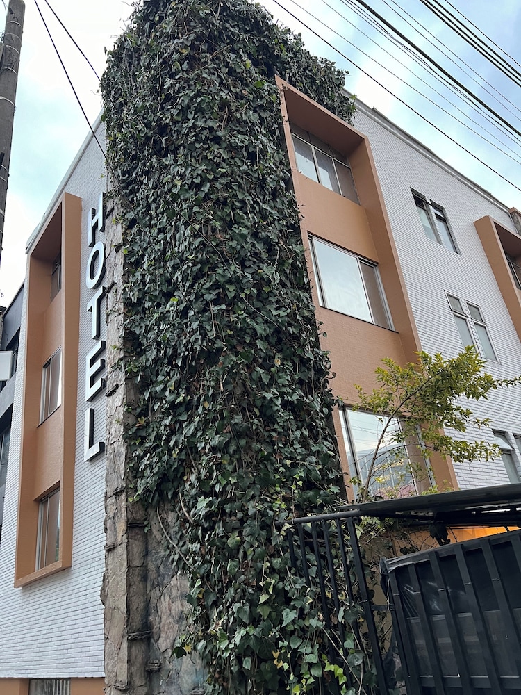 

Roma - Bogota - Hotel Calantha