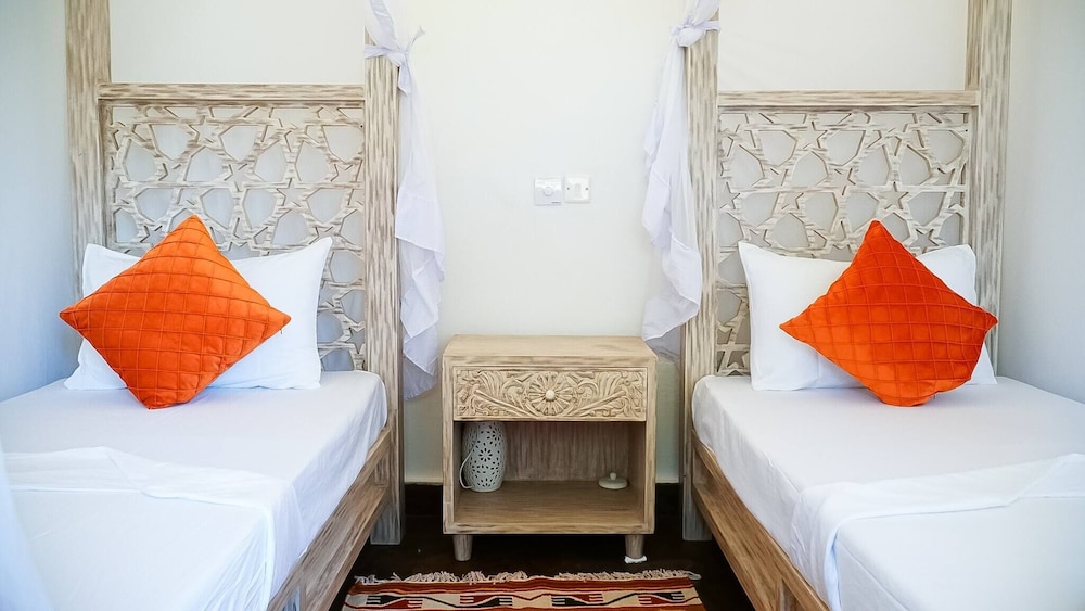 

Bari - Mambrui - Relaxing Beach Front Villa