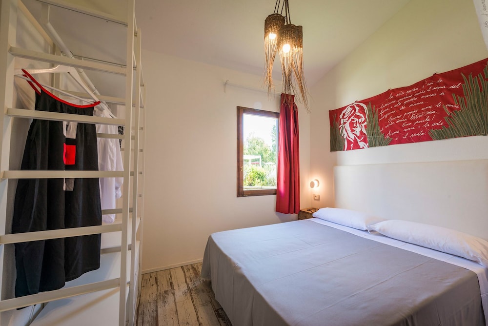 

Bari - Costa Rei - Tiliguerta Glamping & Camping Village