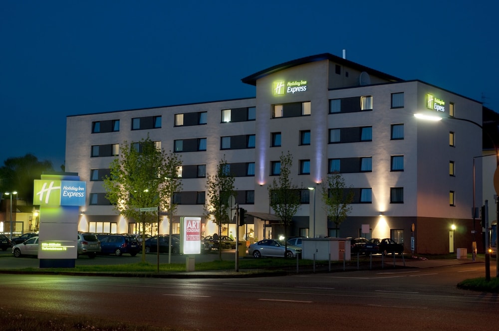 

Milano - Colonia - Holiday Inn Express Cologne - Muelheim
