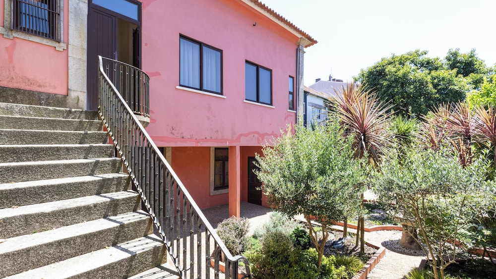 

Torino - Porto - Guesthouse Bonjardim by LovelyStay