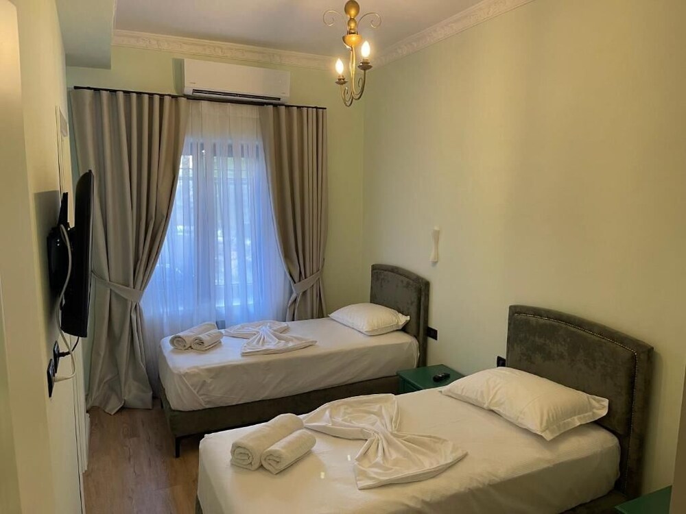 

Olbia - Tirana - Amorino Tirana B&B