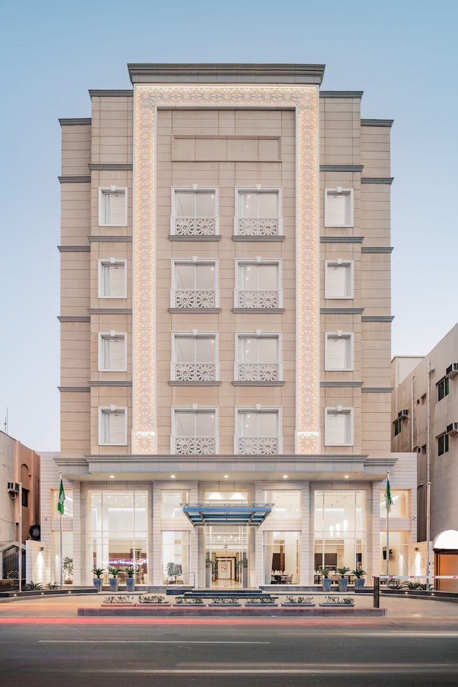 Landmark Hotels & Suites – Formerly Qamar Hotel