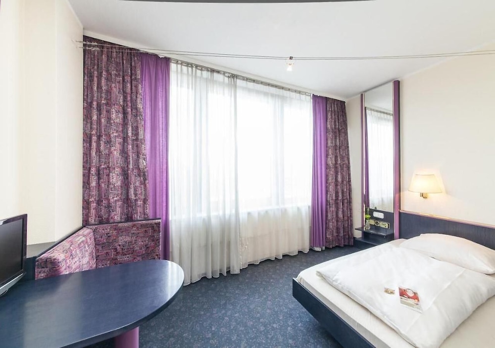 

Napoli - Dusseldorf - Hotel Mirage Neuss