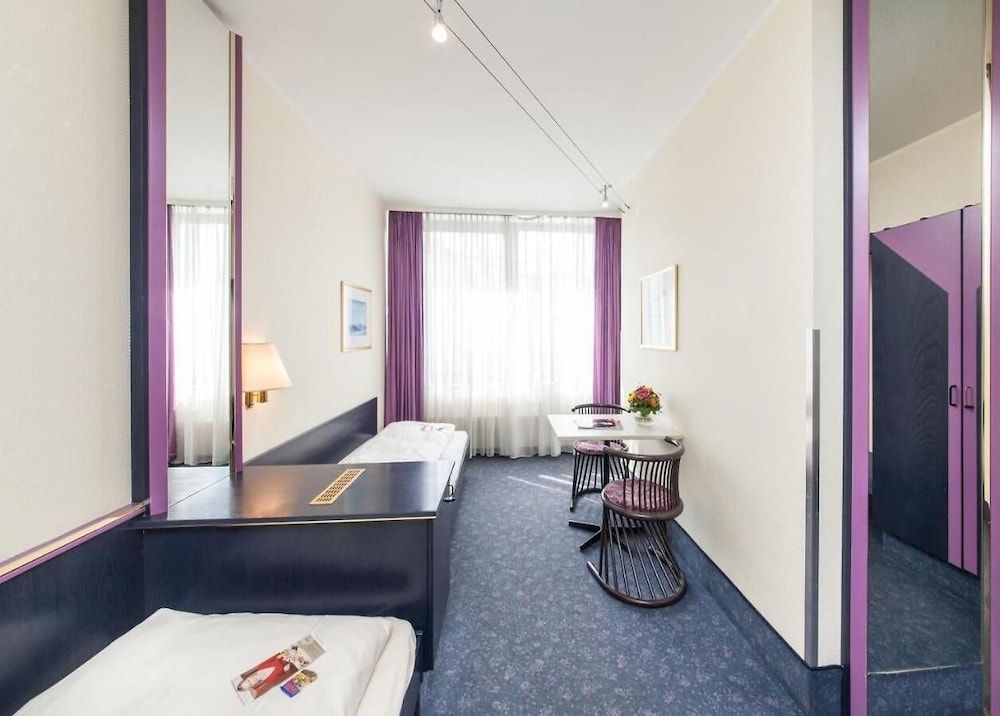 

Bologna - Dusseldorf - Hotel Mirage Neuss