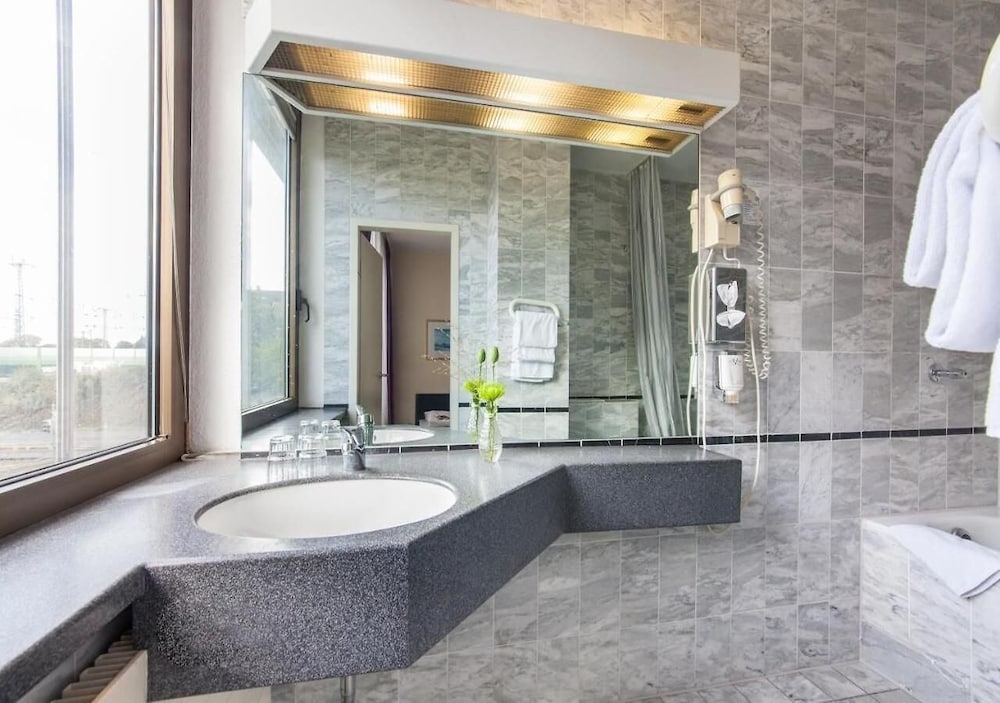

Roma - Dusseldorf - Hotel Mirage Neuss