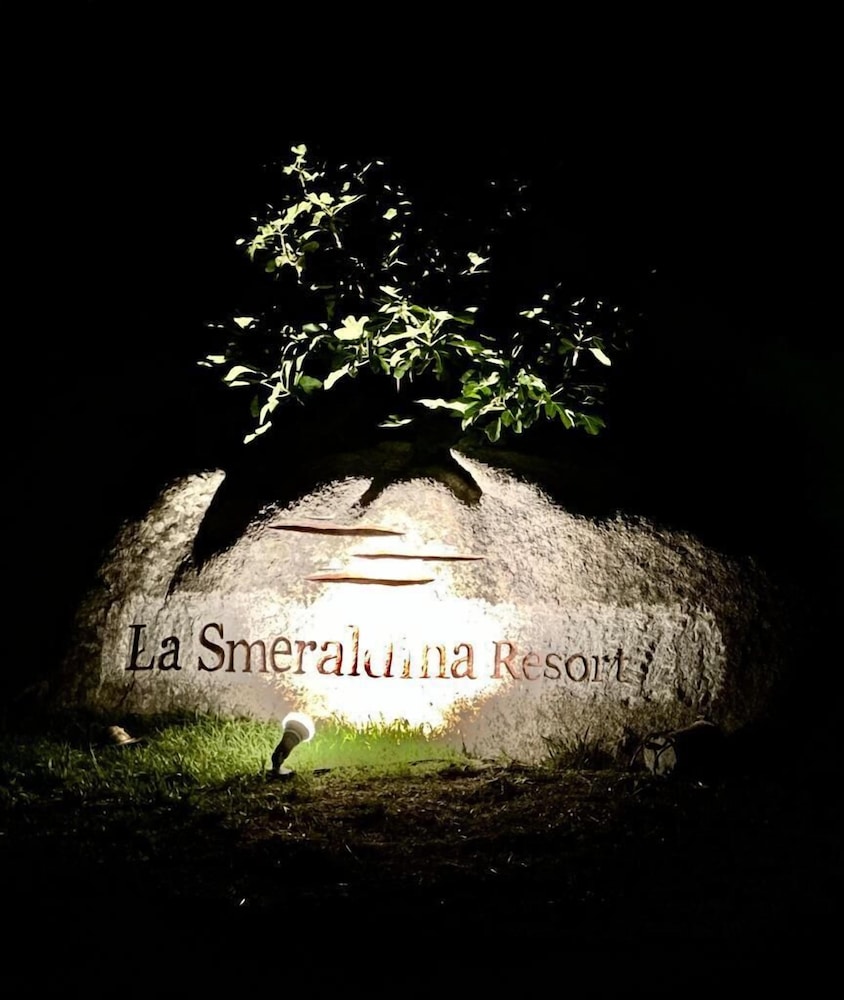

Bari - Capo Testa - Santa Teresa di Gallura - La Smeraldina Resort