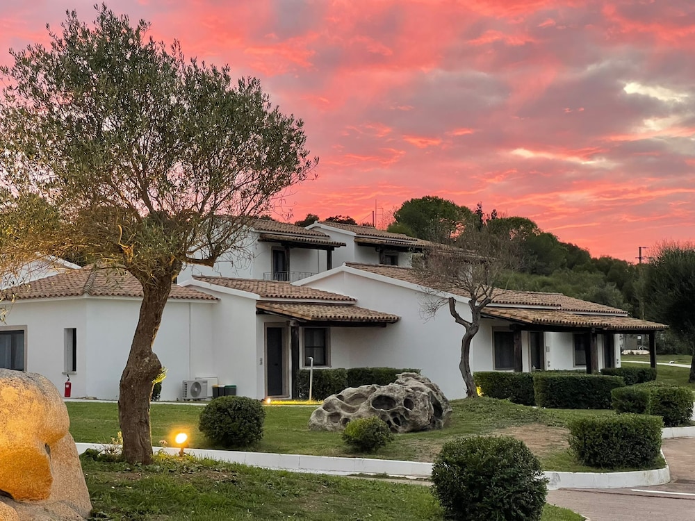 

Catania - Sardegna Nord - Alghero, Stintino e Castelsardo, Mare Italia - La Smeraldina Resort