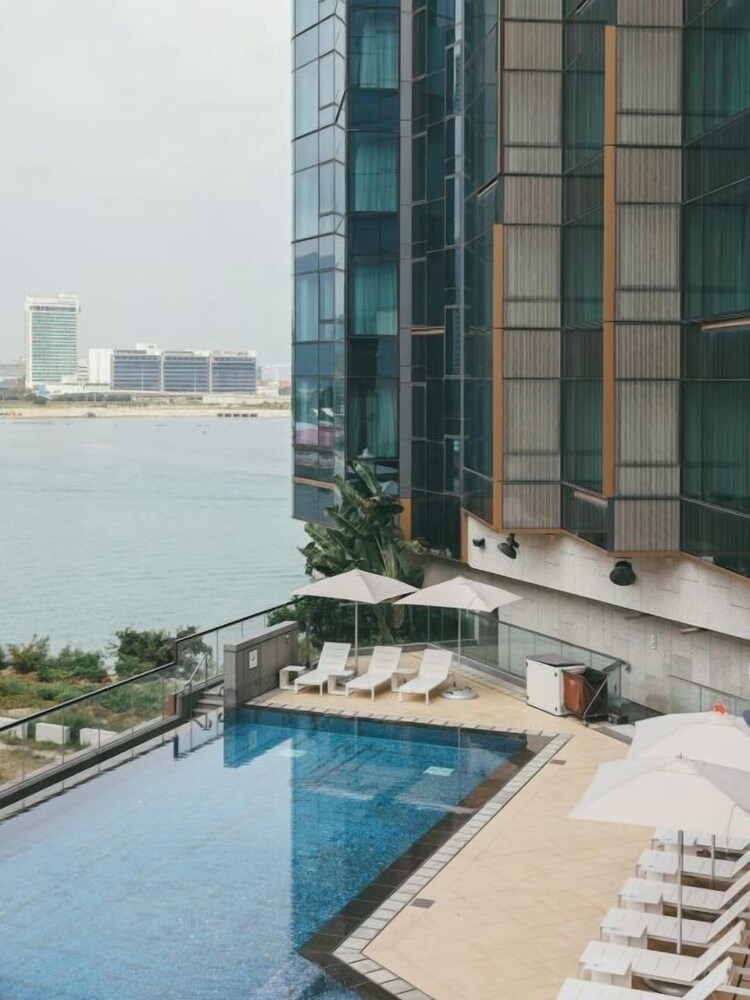 

Bologna - Aeroporto di Hong Kong - Sheraton Hong Kong Tung Chung Hotel