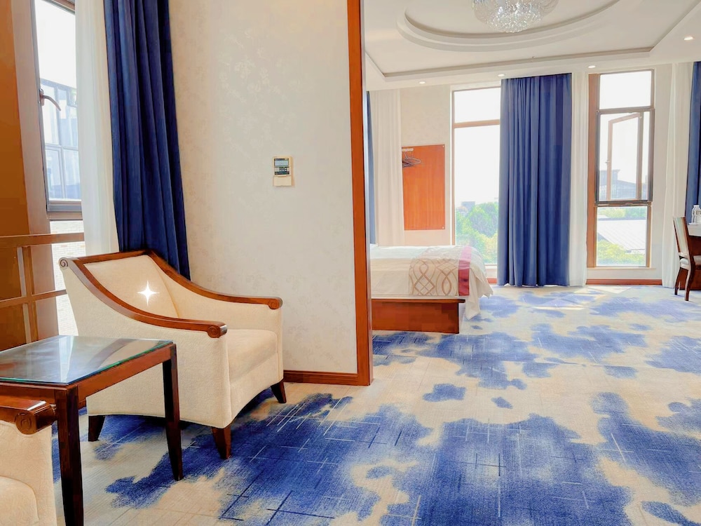 

Milano - Shanghai - SHANGHAI TAIZHUO HOTEL