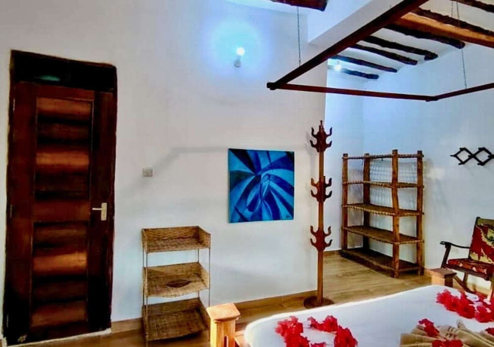 

Catania - Kendwa - The Tropinest bungalow