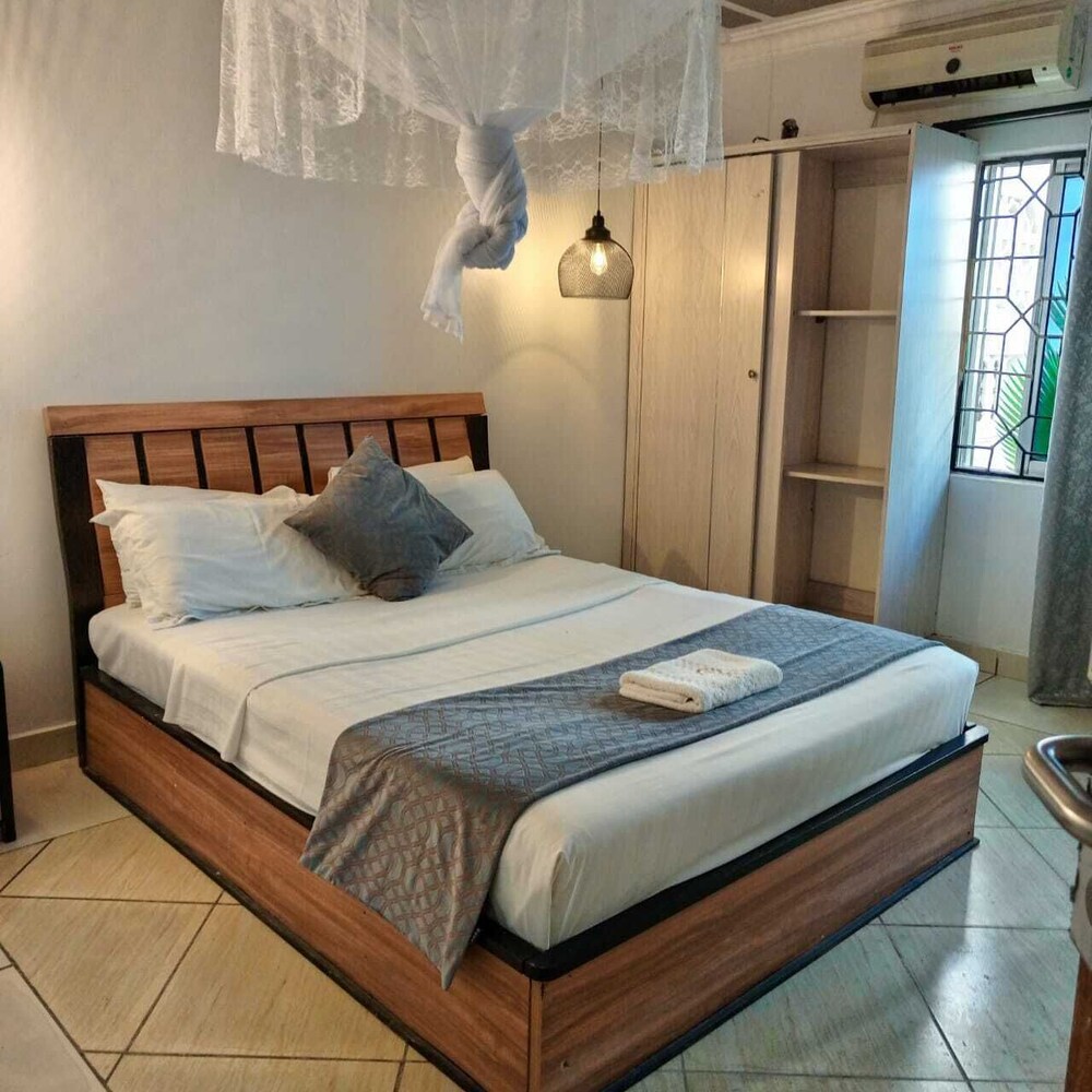 

Palermo - Mombasa - Chamiachi Hotel and Luxury Apartments