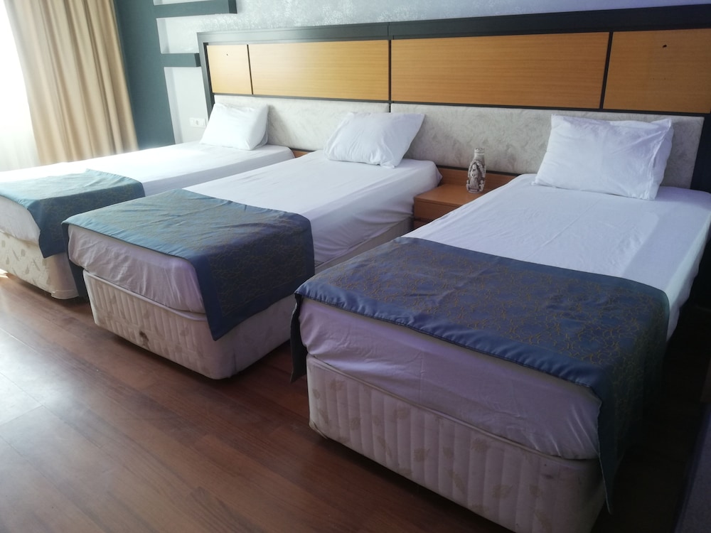 

Milano - Izmir - Ünaten otel