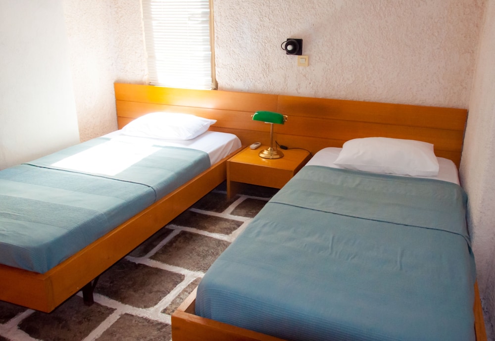 

Milano - Vouliagmeni - Apollonia Hotel Apartments