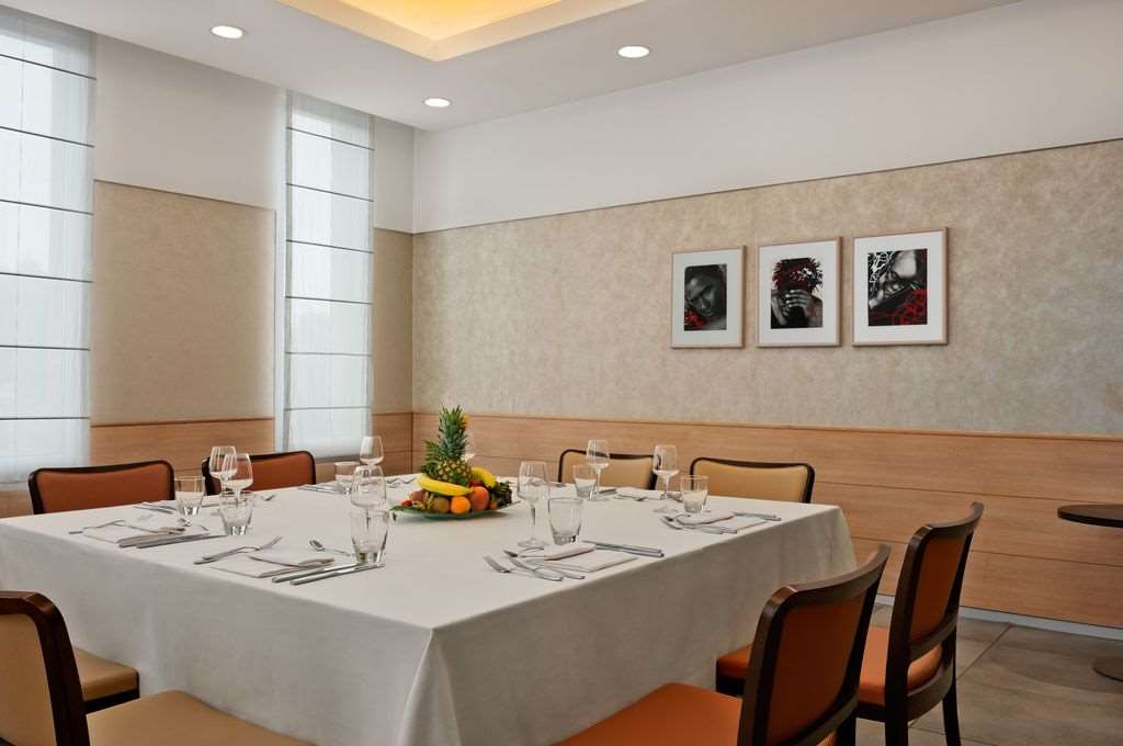 

Cagliari - Fregene - Hilton Garden Inn Rome Airport