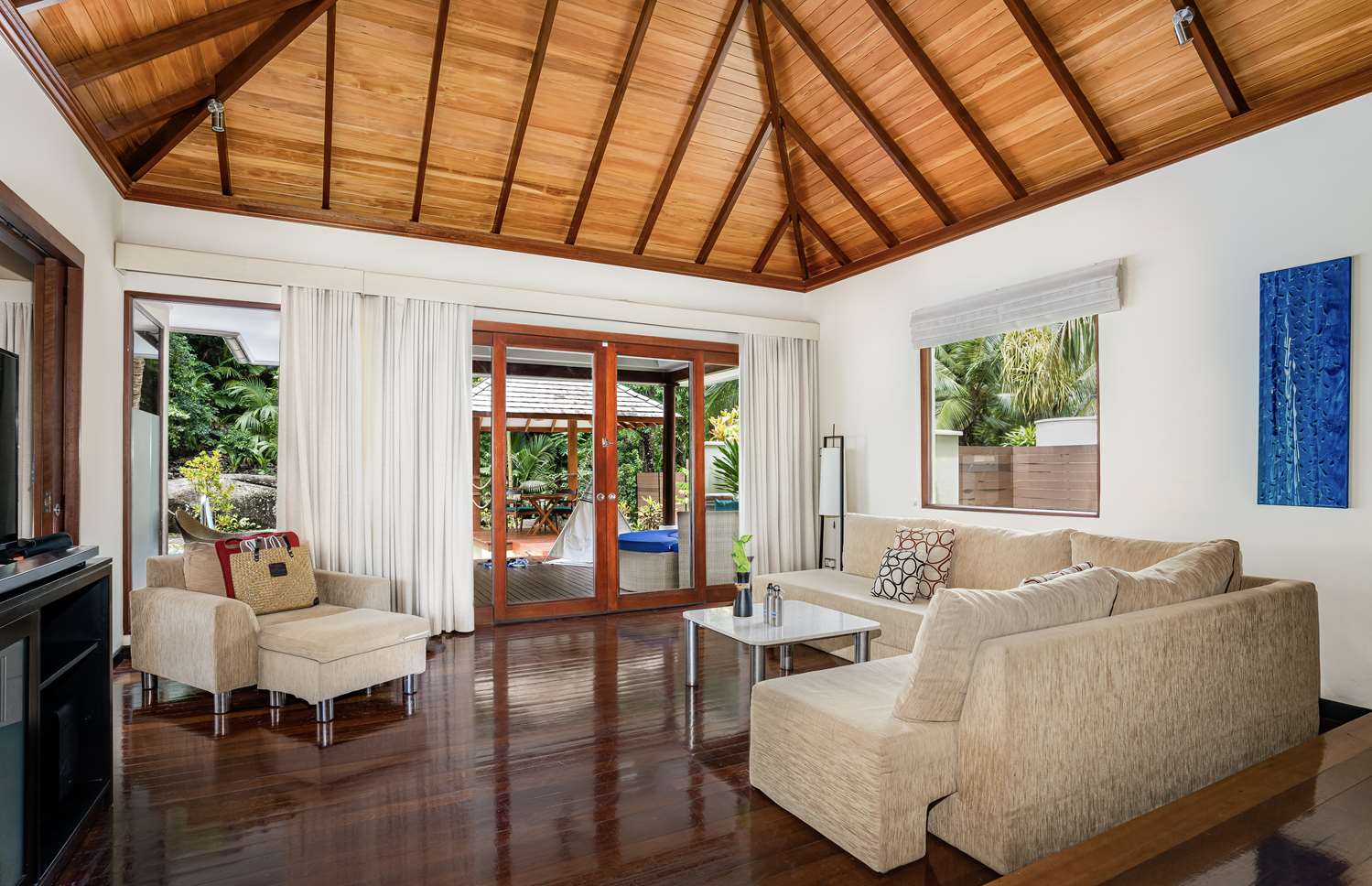 

Bari - Silhouette Island - Hilton Seychelles Labriz Resort & Spa