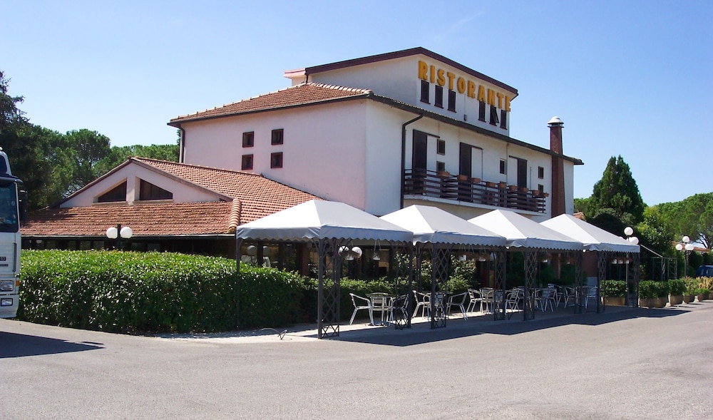 

Milano - Follonica - tenuta degli oleandri
