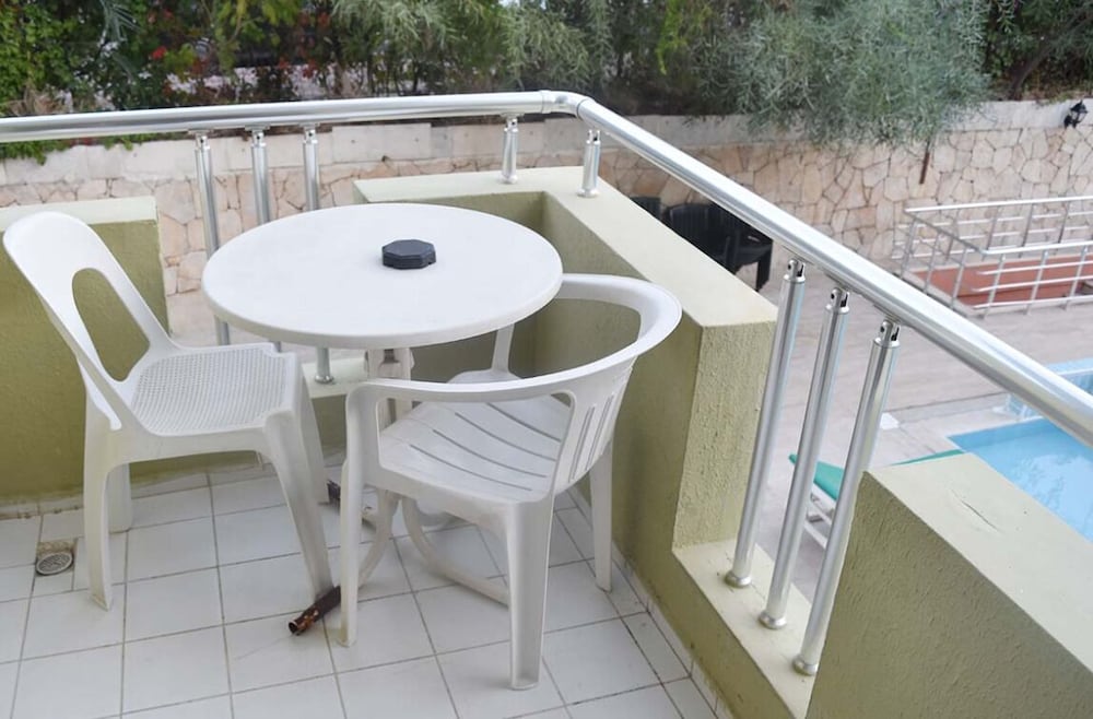 

Napoli - Kemer - Ares City Hotel