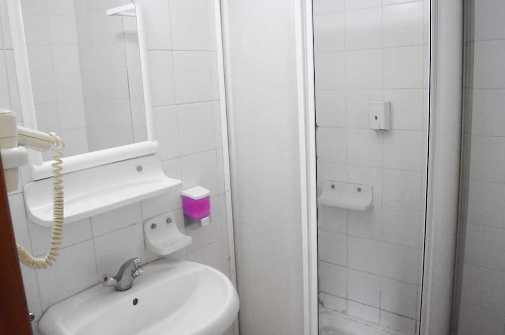 

Napoli - Kemer - Ares City Hotel