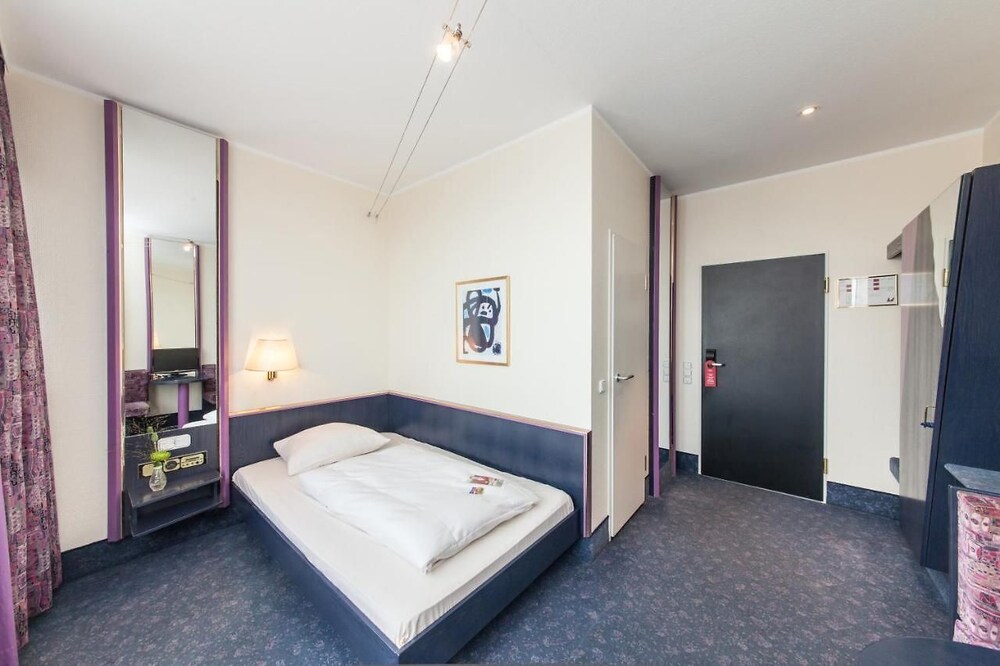 

Bologna - Dusseldorf - Hotel Mirage Neuss