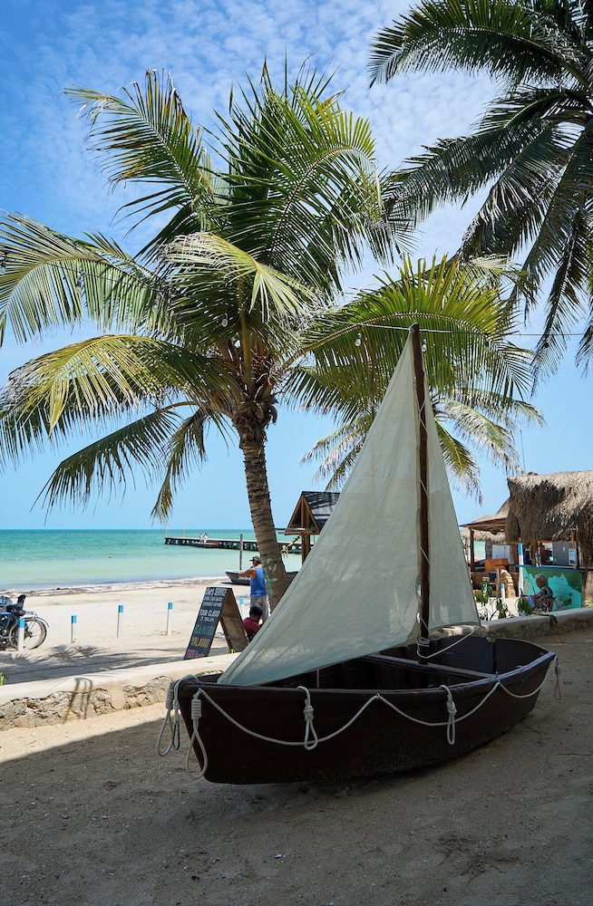 

Bari - Isla Holbox - El Faro by ÓOL Hotels