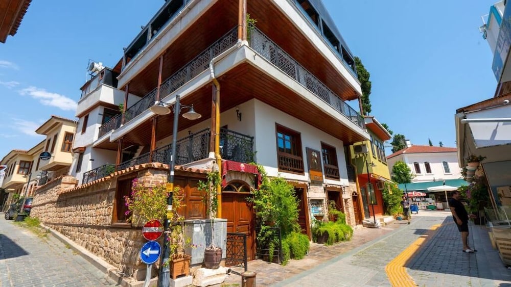 

Milano - Lara - Antalya Inn Hotel