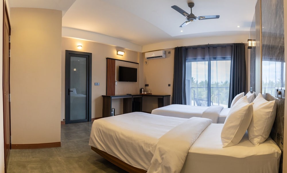 

Roma - Fuvahmulah - AIG Grand